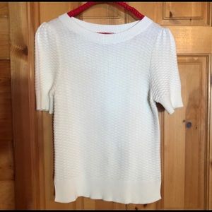 Cream short sleeve GAP sweater
